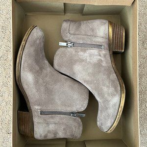Lucky Gray Suede Boots